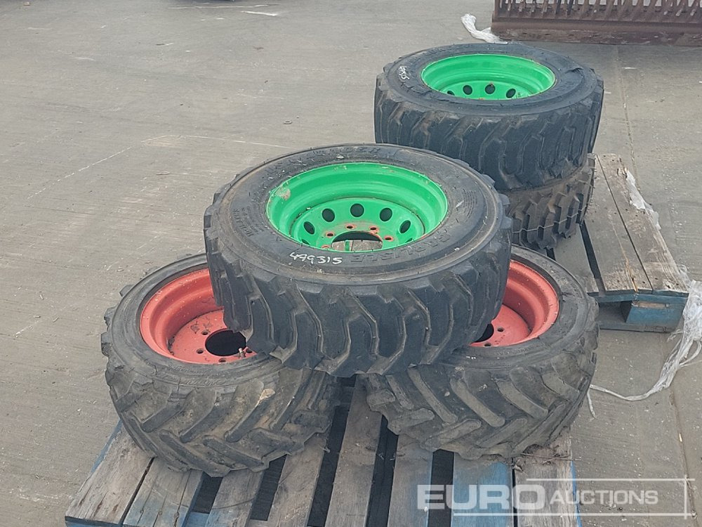 10-16.5 Tyre & Rim (3 of), 26-12/38 Tyre & Rim (2 of) - Pneu: photos 2 10-16.5 Tyre & Rim (3 of), 26-12/38 Tyre & Rim (2 of) - Pneu: photos 2