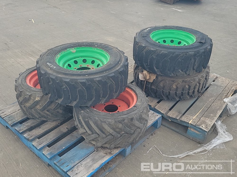 10-16.5 Tyre & Rim (3 of), 26-12/38 Tyre & Rim (2 of) - Pneu: photos 3 10-16.5 Tyre & Rim (3 of), 26-12/38 Tyre & Rim (2 of) - Pneu: photos 3
