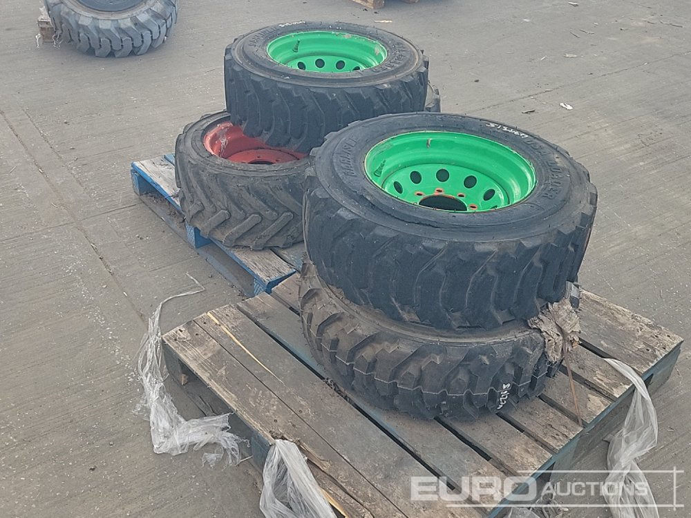 10-16.5 Tyre & Rim (3 of), 26-12/38 Tyre & Rim (2 of) - Pneu: photos 5 10-16.5 Tyre & Rim (3 of), 26-12/38 Tyre & Rim (2 of) - Pneu: photos 5