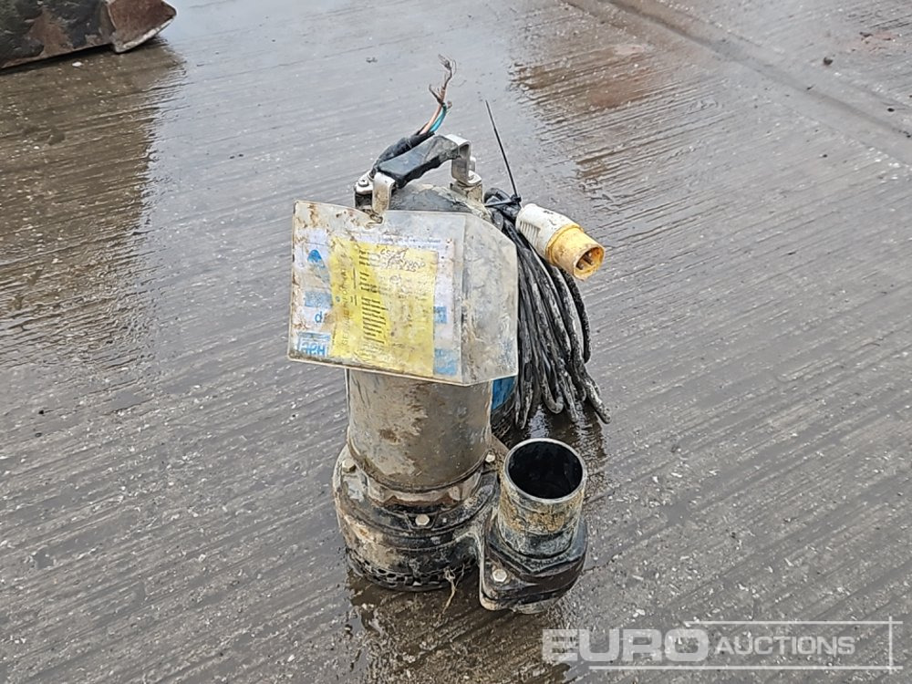 110 Volt Submersible Water Pump (2 of) - Pompe à eau: photos 4 110 Volt Submersible Water Pump (2 of) - Pompe à eau: photos 4