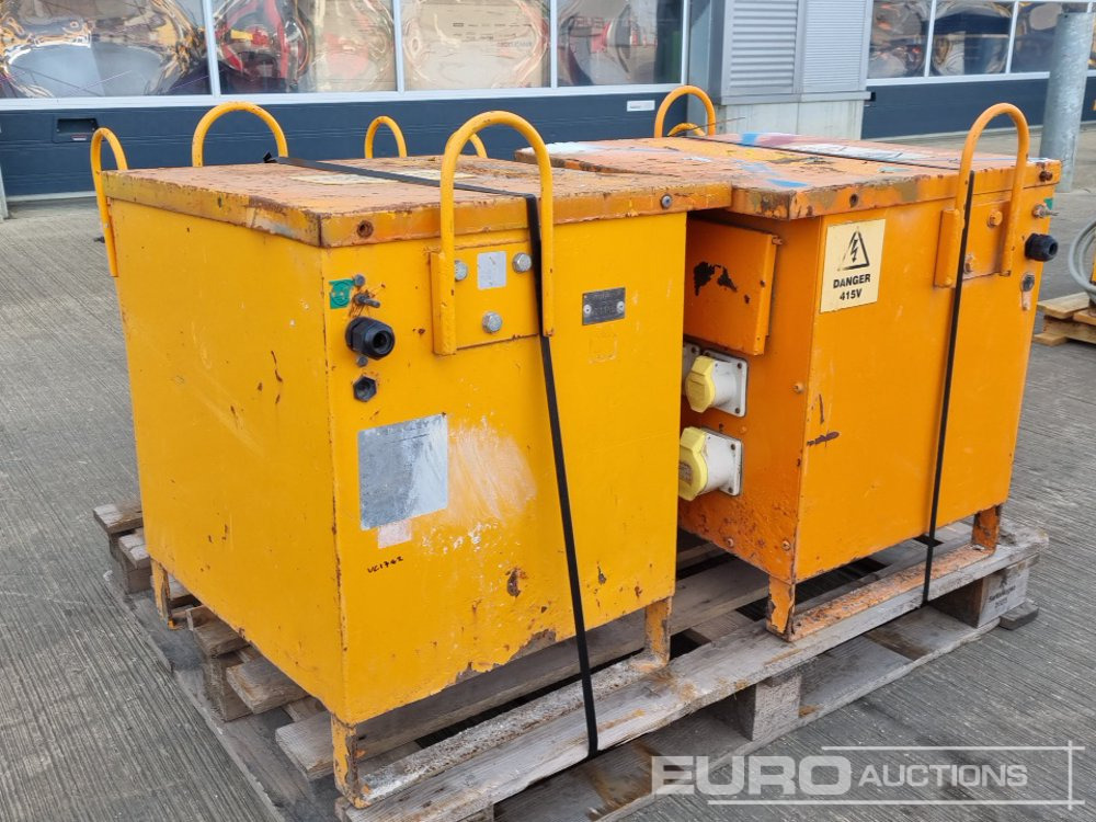 110 Volt Transformer (4 of) - Matériel de chantier: photos 3 110 Volt Transformer (4 of) - Matériel de chantier: photos 3