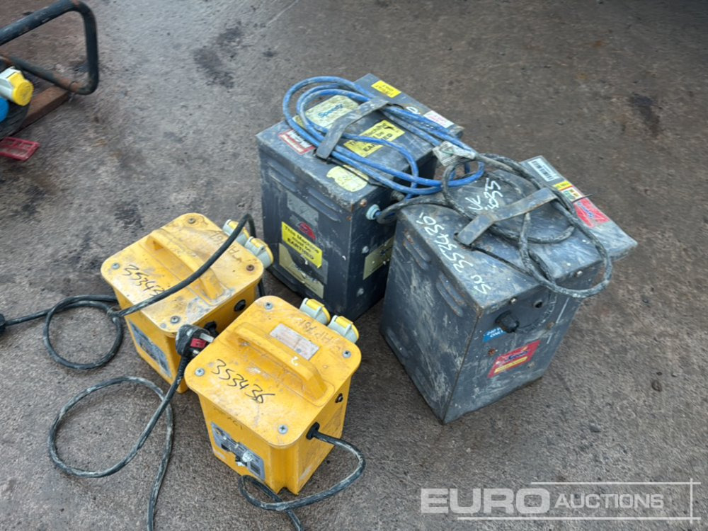 110 Volt Transformers (4 of) - Matériel de chantier: photos 1 110 Volt Transformers (4 of) - Matériel de chantier: photos 1