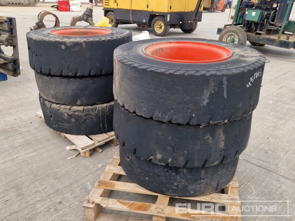 12.00-20 Tyre & Rim to suit 12 Ton Linde Forklift (6 of) - Pneu: photos 2 12.00-20 Tyre & Rim to suit 12 Ton Linde Forklift (6 of) - Pneu: photos 2