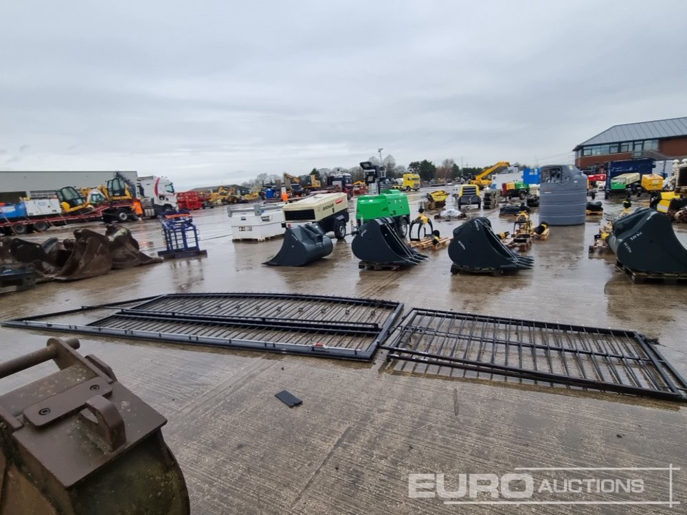 18' Sliding Gate, 15' Bi-Parting Gate - Matériel de chantier: photos 2 18' Sliding Gate, 15' Bi-Parting Gate - Matériel de chantier: photos 2