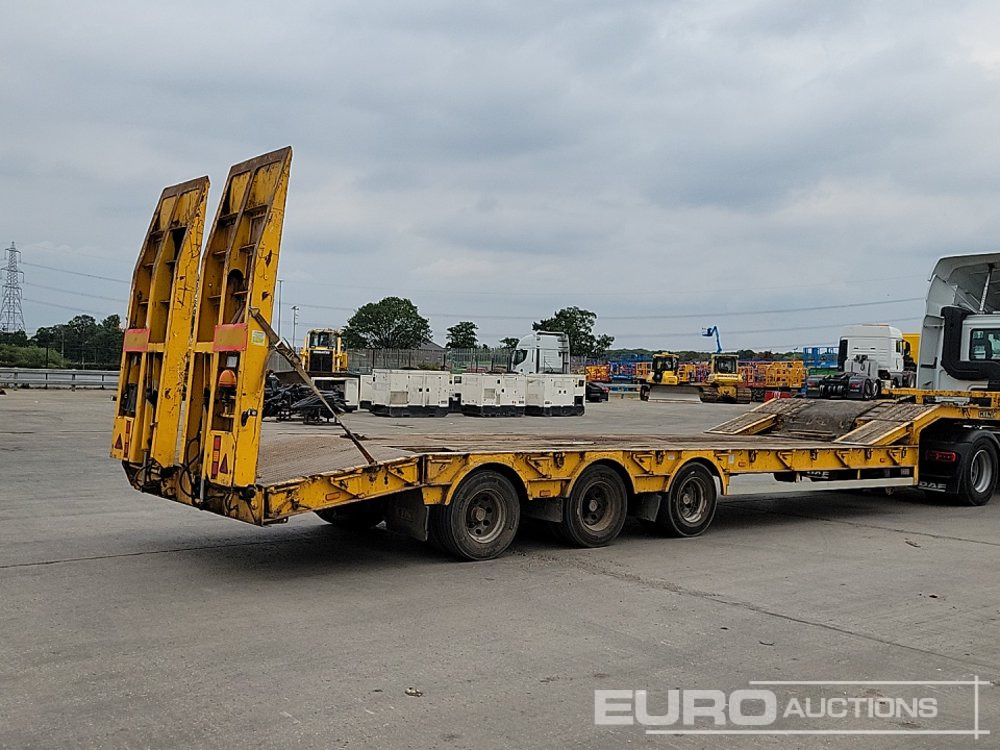 1998 King trailers Tri Axle Step Frame Low Loader Trailer, Neck Ramps, Out Riggers, Hydraulic Ramps - Semi-remorque surbaissé: photos 5 1998 King trailers Tri Axle Step Frame Low Loader Trailer, Neck Ramps, Out Riggers, Hydraulic Ramps - Semi-remorque surbaissé: photos 5