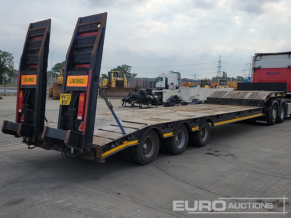 2001 Dennison Trailers Tri Axle Step Frame Low Loader, Hydraulic Ramps, Out Riggers - Semi-remorque surbaissé: photos 5 2001 Dennison Trailers Tri Axle Step Frame Low Loader, Hydraulic Ramps, Out Riggers - Semi-remorque surbaissé: photos 5