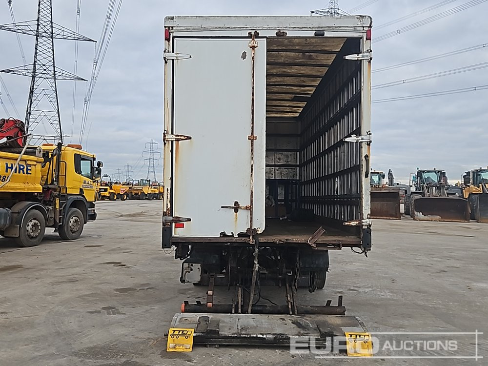 2004 Renault 150 DCI - Camion fourgon: photos 4 2004 Renault 150 DCI - Camion fourgon: photos 4