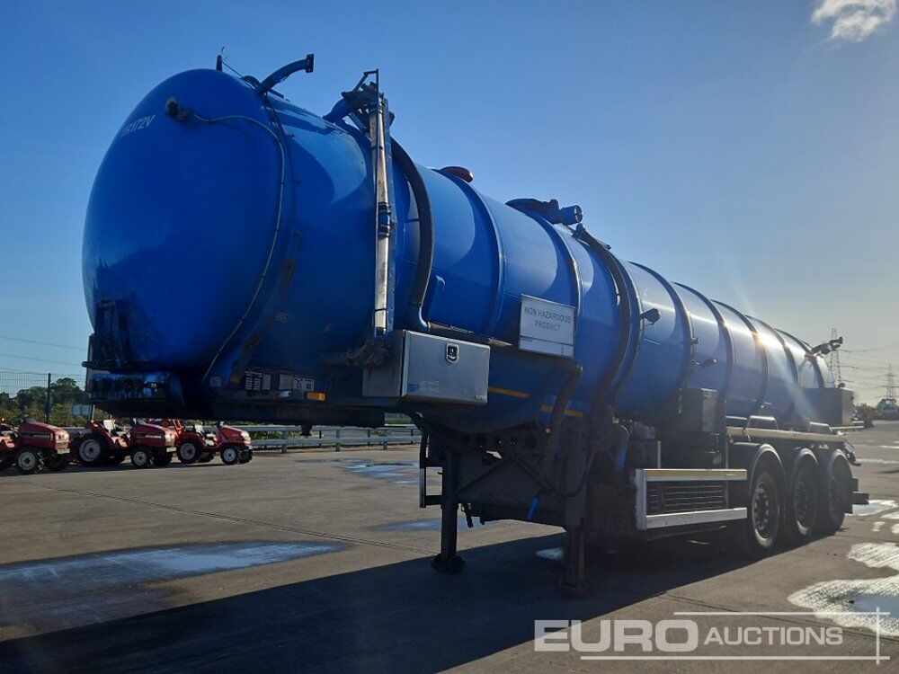 2004 Whale Tri Axle Tanker Trailer, Rear Lifting Axle - Remorque citerne: photos 1 2004 Whale Tri Axle Tanker Trailer, Rear Lifting Axle - Remorque citerne: photos 1