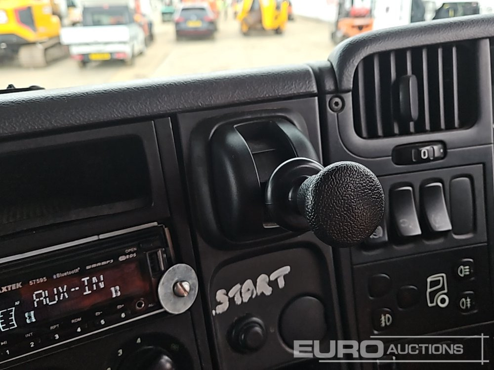Camion citerne 2006 Scania P340: photos 46