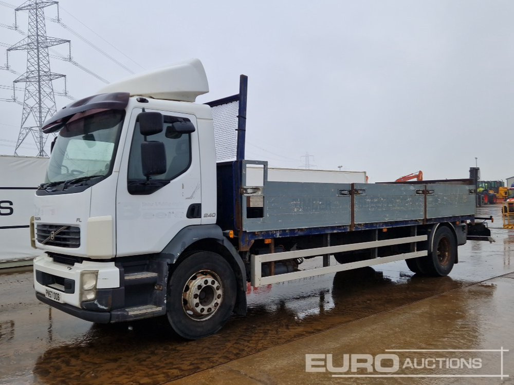 2007 Volvo FL240 - Camion plateau: photos 1 2007 Volvo FL240 - Camion plateau: photos 1