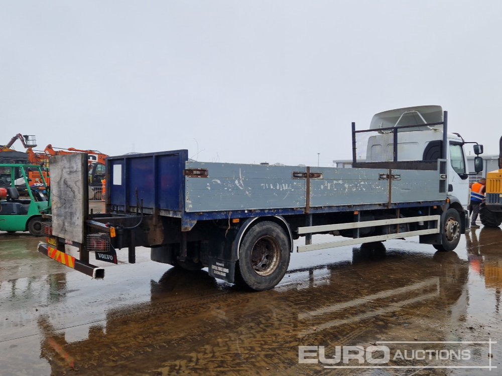 2007 Volvo FL240 - Camion plateau: photos 5 2007 Volvo FL240 - Camion plateau: photos 5