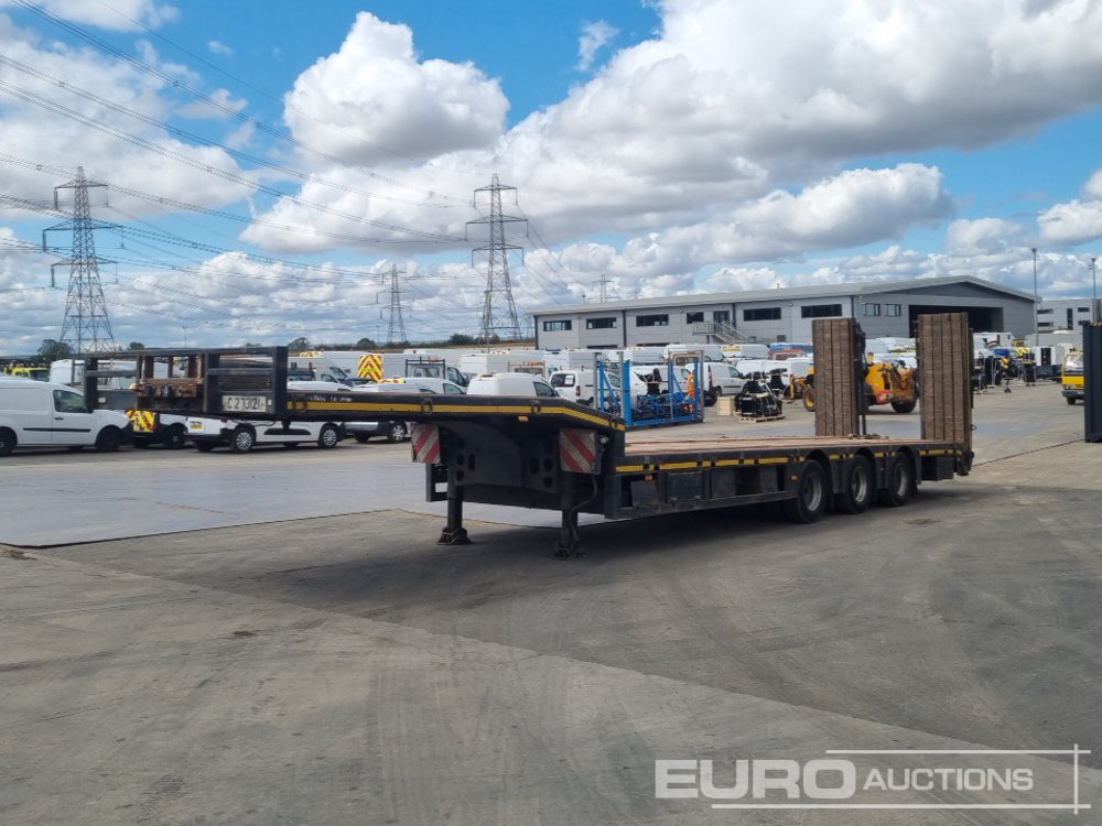 2008 Kassbohrer Tri Axle Step Frame Low Loader Trailer, Outriggers, Hydraulic Flip Toe Ramps. - Semi-remorque surbaissé: photos 1 2008 Kassbohrer Tri Axle Step Frame Low Loader Trailer, Outriggers, Hydraulic Flip Toe Ramps. - Semi-remorque surbaissé: photos 1