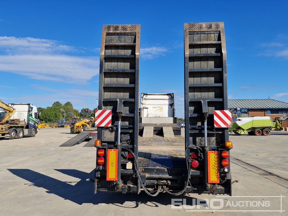 2009 King trailers Tri Axle Step Frame Low Loader Trailer, Ramps - Remorque porte-engin surbaissée: photos 4 2009 King trailers Tri Axle Step Frame Low Loader Trailer, Ramps - Remorque porte-engin surbaissée: photos 4
