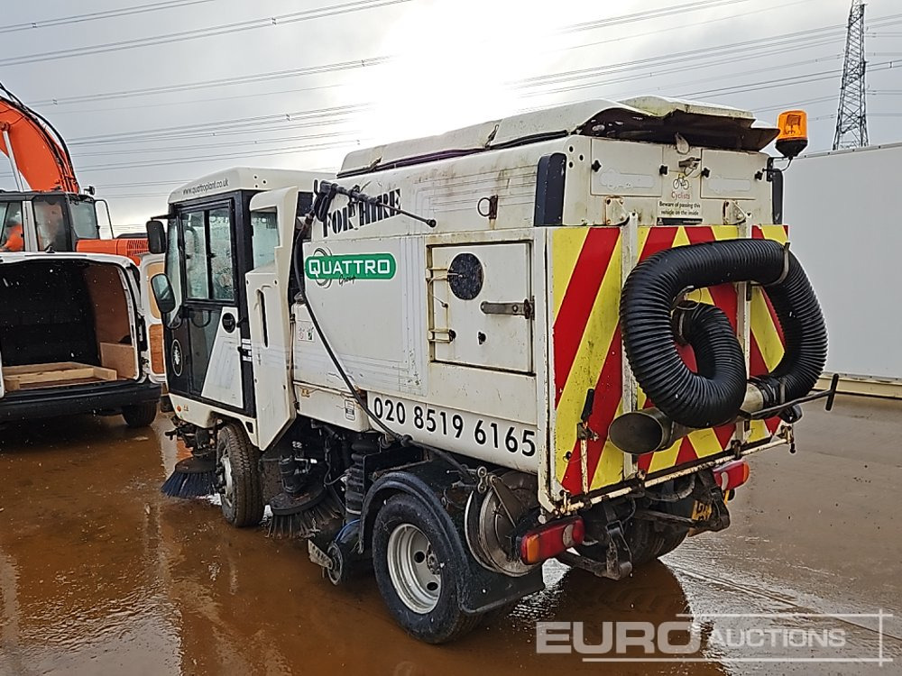 2009 Scarab 4x2 Road Sweeper, Reverse Camera, Automatic Gearbox - Balayeuse de voirie: photos 4 2009 Scarab 4x2 Road Sweeper, Reverse Camera, Automatic Gearbox - Balayeuse de voirie: photos 4