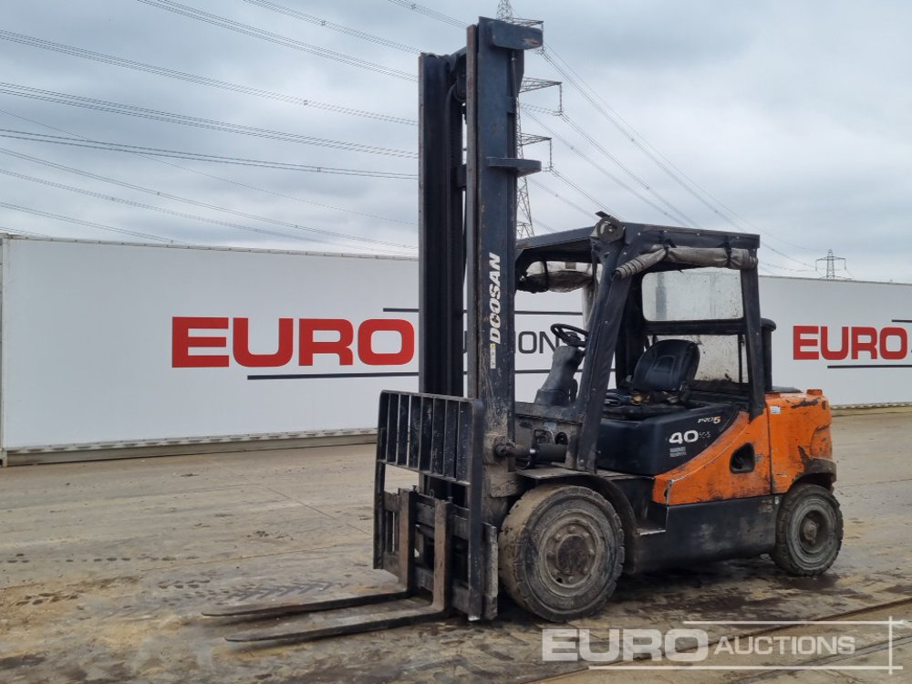 2010 Doosan Diesel Forklift, 2 Stage Mast, Side Shift, Forks - Chariot élévateur: photos 1 2010 Doosan Diesel Forklift, 2 Stage Mast, Side Shift, Forks - Chariot élévateur: photos 1