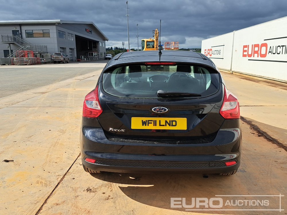 2011 Ford Focus - Voiture: photos 4 2011 Ford Focus - Voiture: photos 4