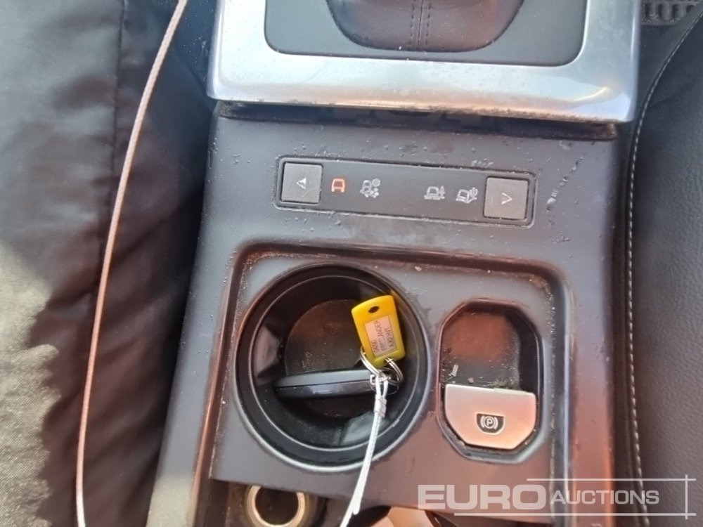 SUV 2012 Land Rover Freelander: photos 34
