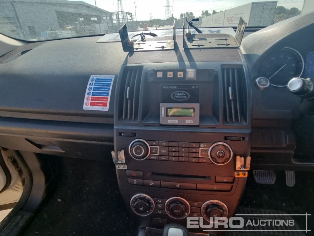 SUV 2012 Land Rover Freelander: photos 30