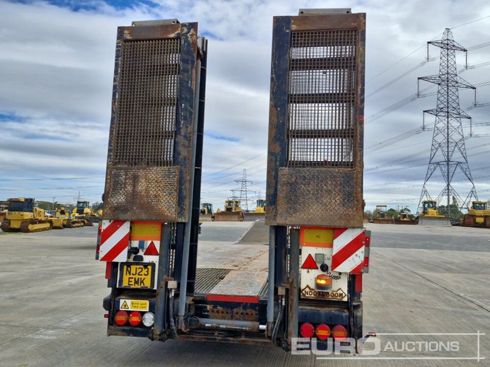 2014 Nooteboom Tri Axle - Remorque porte-engin surbaissée: photos 4 2014 Nooteboom Tri Axle - Remorque porte-engin surbaissée: photos 4