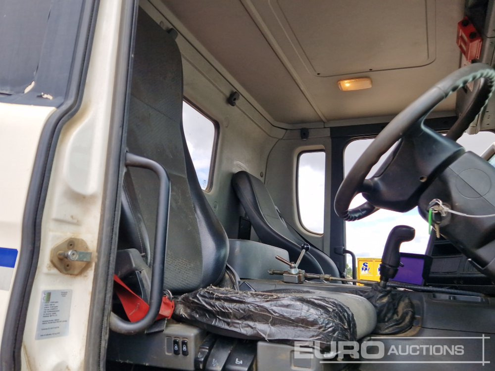 Camion malaxeur 2014 Scania P400: photos 48