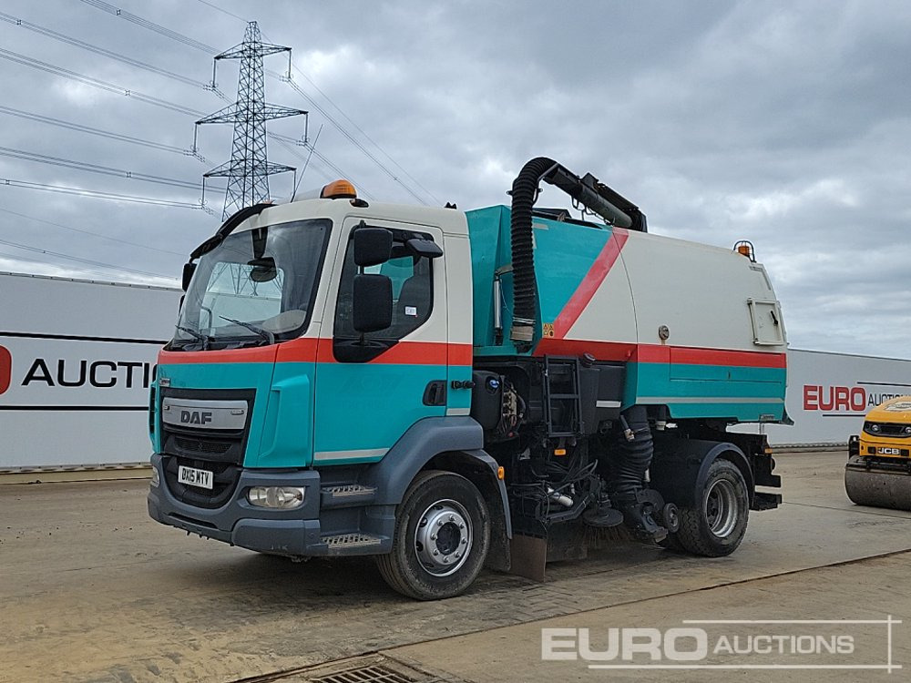 2015 DAF LF220 - Balayeuse de voirie: photos 1 2015 DAF LF220 - Balayeuse de voirie: photos 1