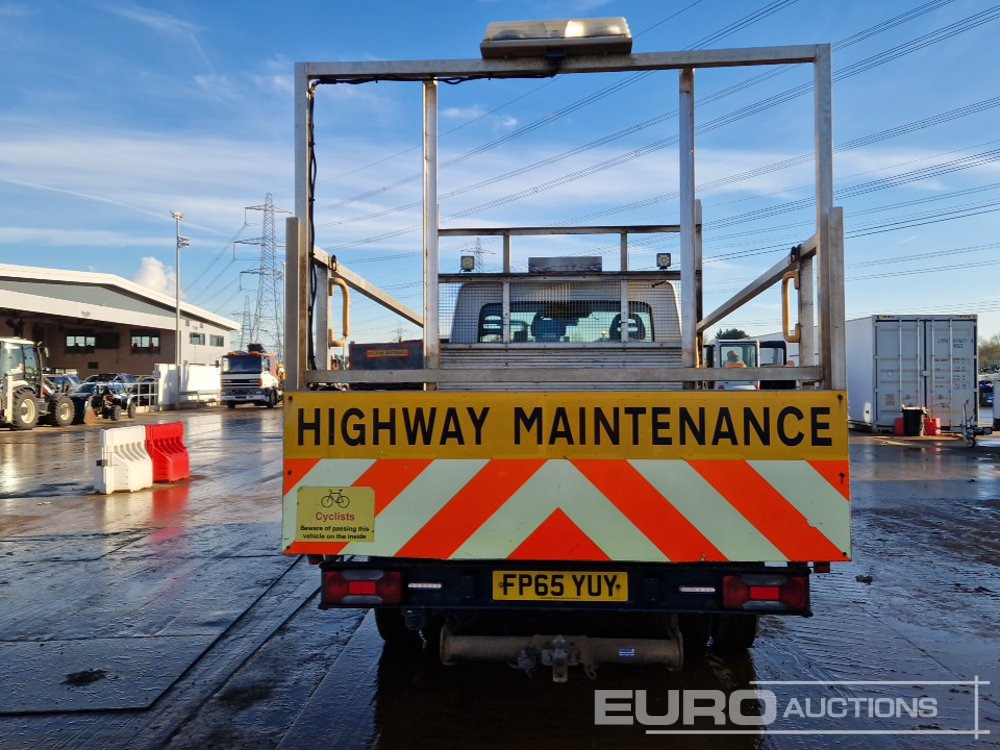 2015 Iveco Daily 35C13 - Utilitaire plateau: photos 4 2015 Iveco Daily 35C13 - Utilitaire plateau: photos 4