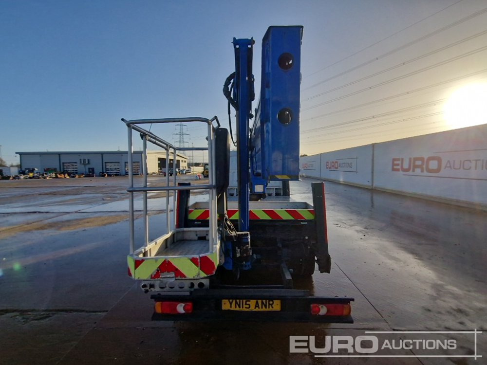 2015 Nissan 35.12 - Transport de personnes: photos 4 2015 Nissan 35.12 - Transport de personnes: photos 4