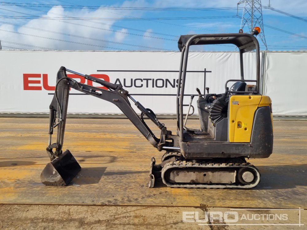 2015 Volvo EC15C - Mini pelle: photos 2 2015 Volvo EC15C - Mini pelle: photos 2