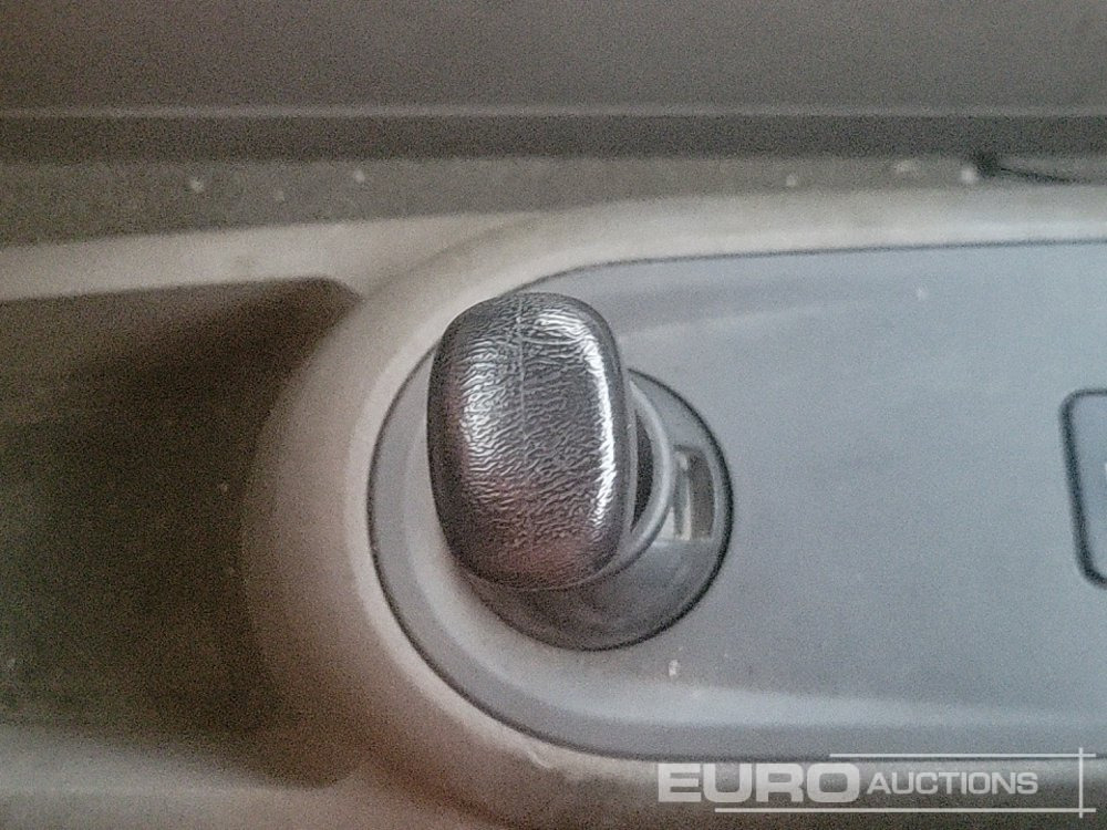 Camion plateau pour transport de équipements lourds 2016 DAF 210: photos 20 Camion plateau pour transport de équipements lourds 2016 DAF 210: photos 20