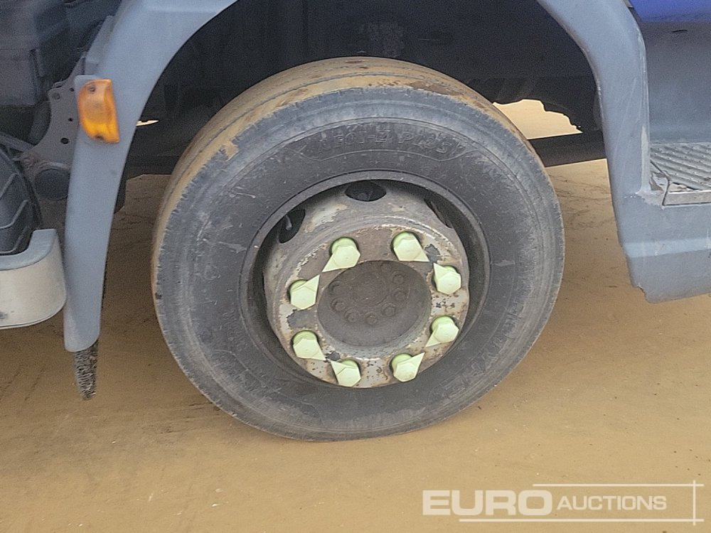 Camion plateau pour transport de équipements lourds 2016 DAF 210: photos 12 Camion plateau pour transport de équipements lourds 2016 DAF 210: photos 12