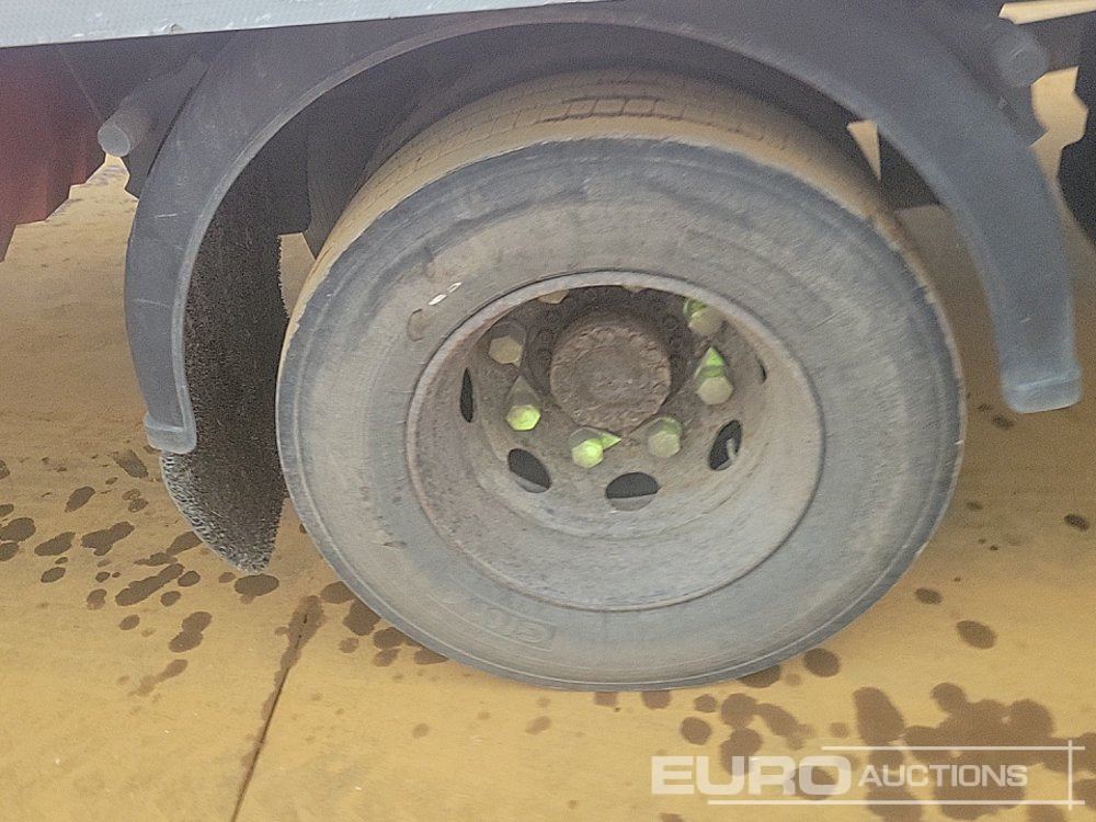 Camion plateau pour transport de équipements lourds 2016 DAF 210: photos 11 Camion plateau pour transport de équipements lourds 2016 DAF 210: photos 11