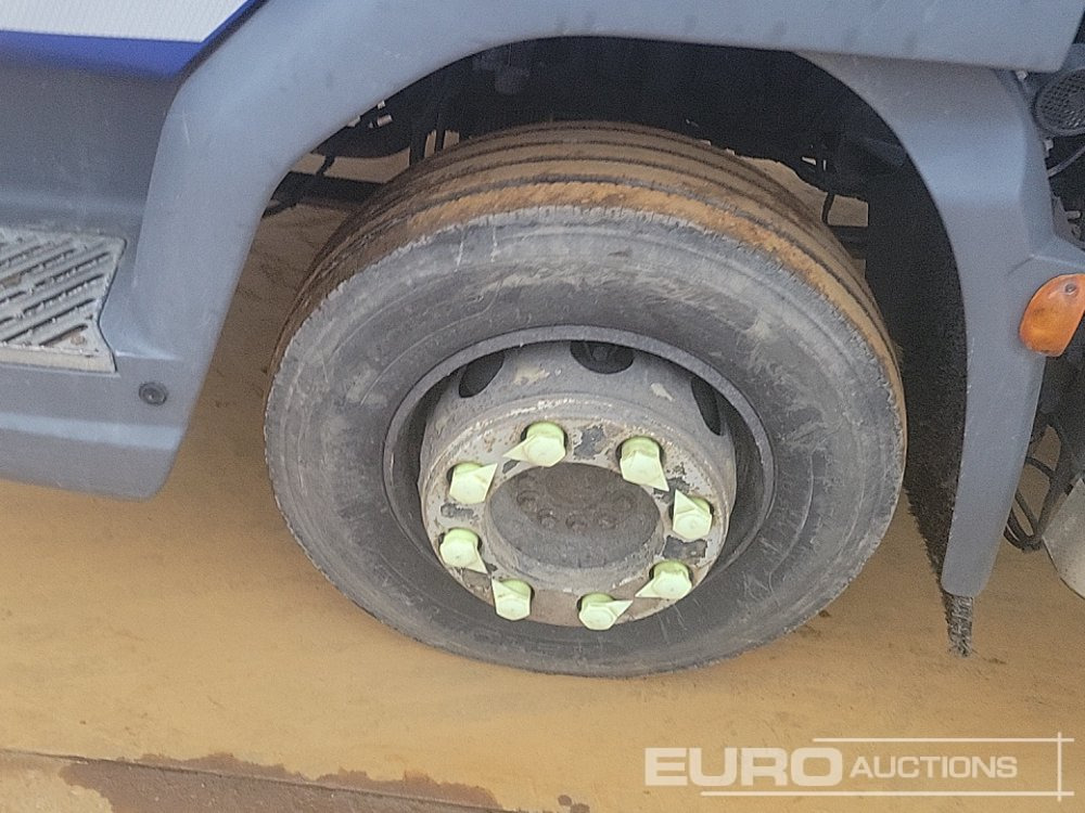 Camion plateau pour transport de équipements lourds 2016 DAF 210: photos 9 Camion plateau pour transport de équipements lourds 2016 DAF 210: photos 9