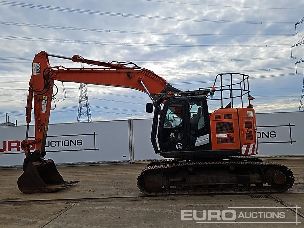 2016 Hitachi ZX225USLC-5B - Pelle sur chenille: photos 2 2016 Hitachi ZX225USLC-5B - Pelle sur chenille: photos 2