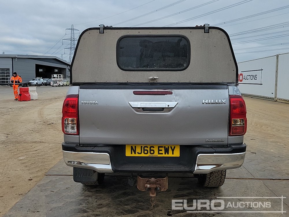 2016 Toyota Hilux Invincible - Pick-up: photos 4 2016 Toyota Hilux Invincible - Pick-up: photos 4