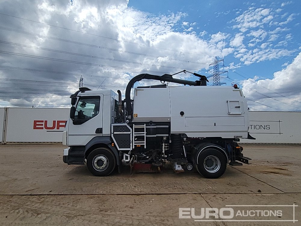 2016 Volvo FL - Balayeuse de voirie: photos 2 2016 Volvo FL - Balayeuse de voirie: photos 2