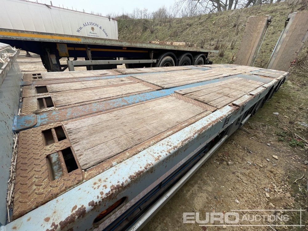 2017 Chieftain Tri Axle Stepframe Low Loader Trailer, Out Riggers, Hydraulic Fliptoe Ramps - Semi-remorque surbaissé: photos 4 2017 Chieftain Tri Axle Stepframe Low Loader Trailer, Out Riggers, Hydraulic Fliptoe Ramps - Semi-remorque surbaissé: photos 4