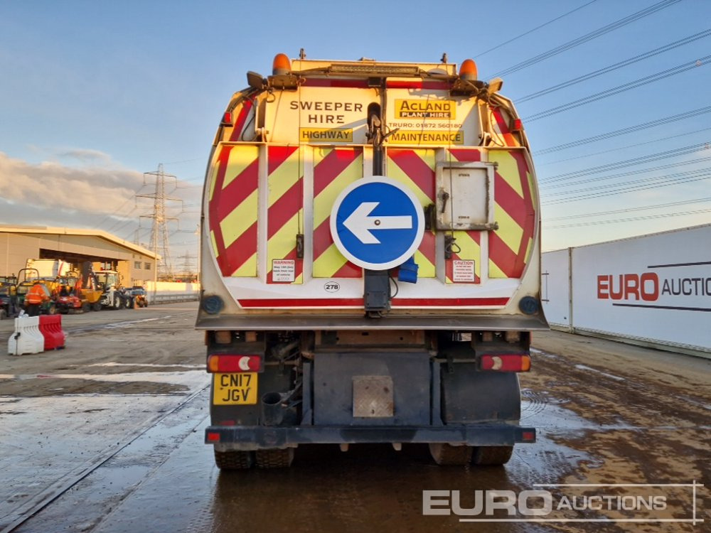 2017 DAF LF220 - Balayeuse de voirie: photos 4 2017 DAF LF220 - Balayeuse de voirie: photos 4