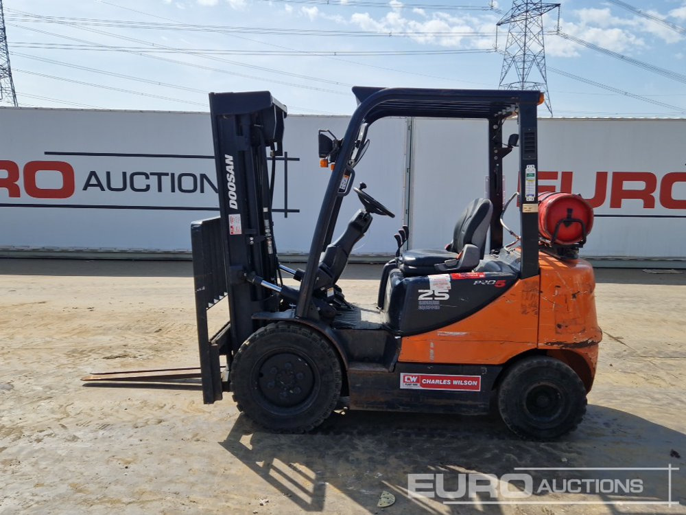 2017 Doosan G25E-5 - Chariot élévateur: photos 2 2017 Doosan G25E-5 - Chariot élévateur: photos 2