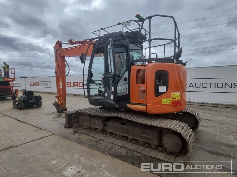 2017 Hitachi ZX135US-6 - Pelle sur chenille: photos 3 2017 Hitachi ZX135US-6 - Pelle sur chenille: photos 3