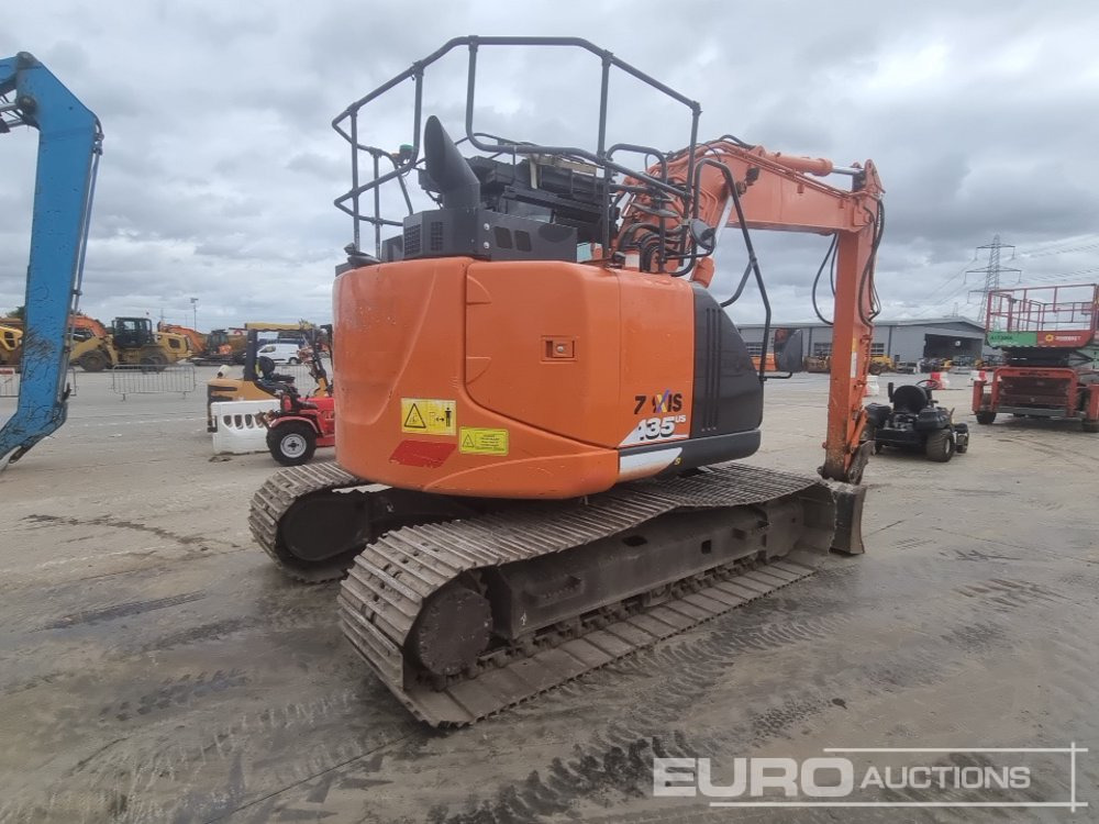 2017 Hitachi ZX135US-6 - Pelle sur chenille: photos 5 2017 Hitachi ZX135US-6 - Pelle sur chenille: photos 5