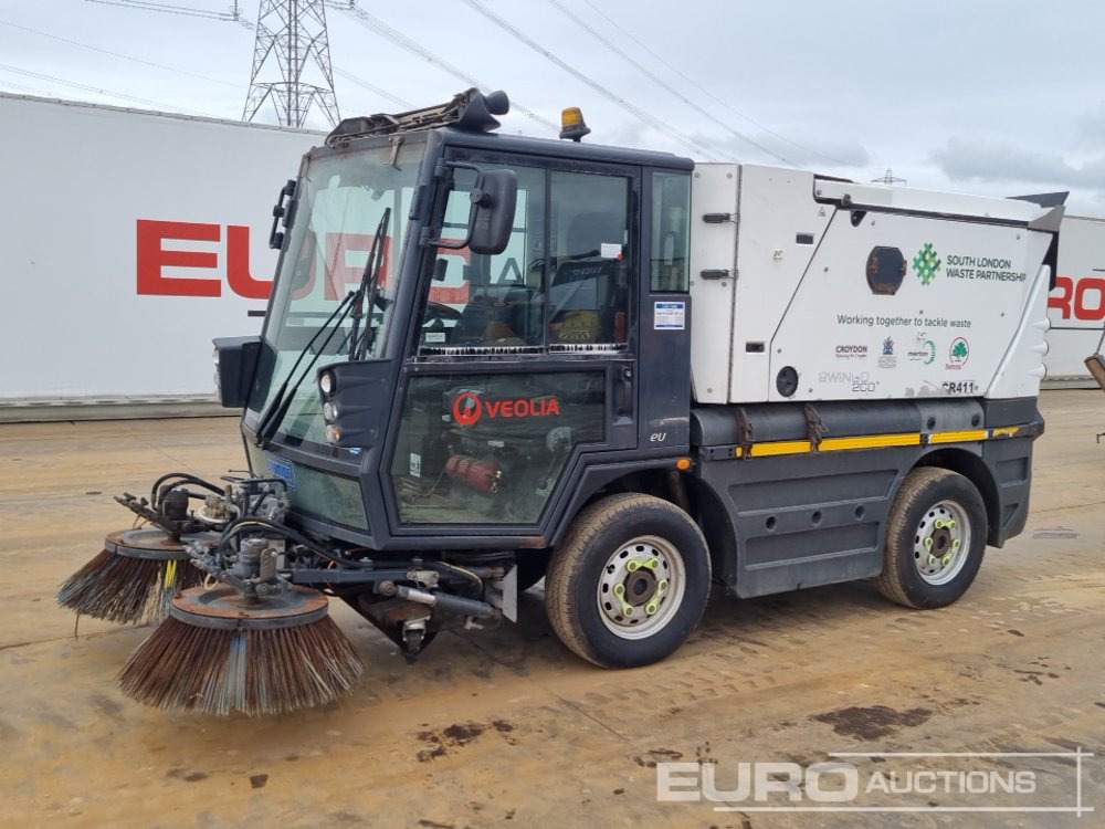 2017 Schmidt 4x2 Road Sweeper, Reverse Camera, A/C - Balayeuse de voirie: photos 1 2017 Schmidt 4x2 Road Sweeper, Reverse Camera, A/C - Balayeuse de voirie: photos 1