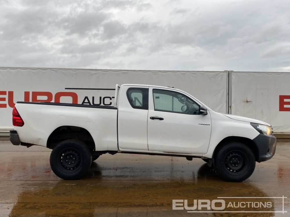 2017 Toyota Hilux - Pick-up: photos 2 2017 Toyota Hilux - Pick-up: photos 2