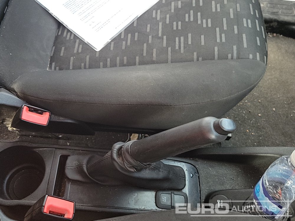 Utilitaire double cabine 2017 Vauxhall Combo: photos 32