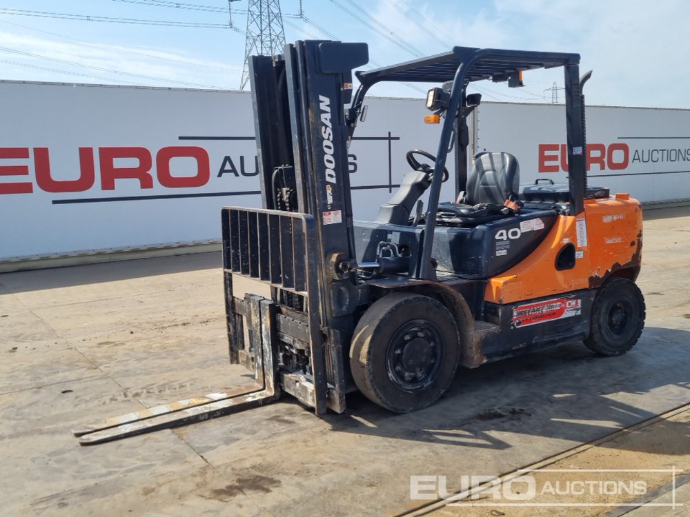2018 Doosan D40SC-7 - Chariot élévateur: photos 1 2018 Doosan D40SC-7 - Chariot élévateur: photos 1