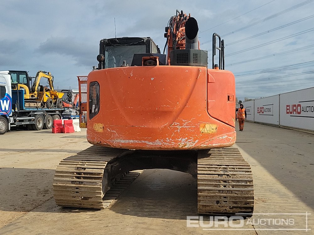 2018 Hitachi ZX135US-6 - Pelle sur chenille: photos 4 2018 Hitachi ZX135US-6 - Pelle sur chenille: photos 4