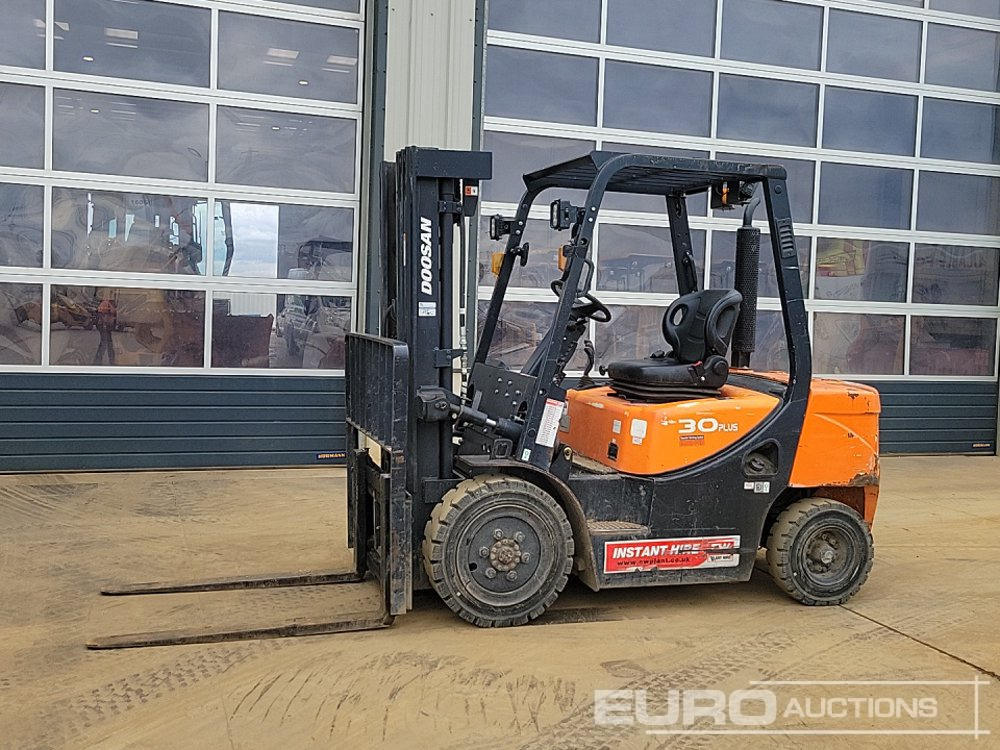 2019 Doosan D30GP - Chariot élévateur: photos 2 2019 Doosan D30GP - Chariot élévateur: photos 2