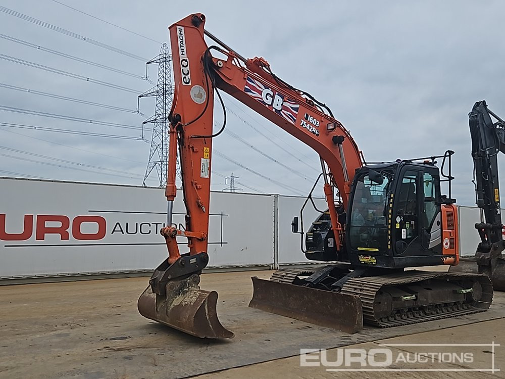 2019 Hitachi ZX135US-6 - Pelle sur chenille: photos 1 2019 Hitachi ZX135US-6 - Pelle sur chenille: photos 1