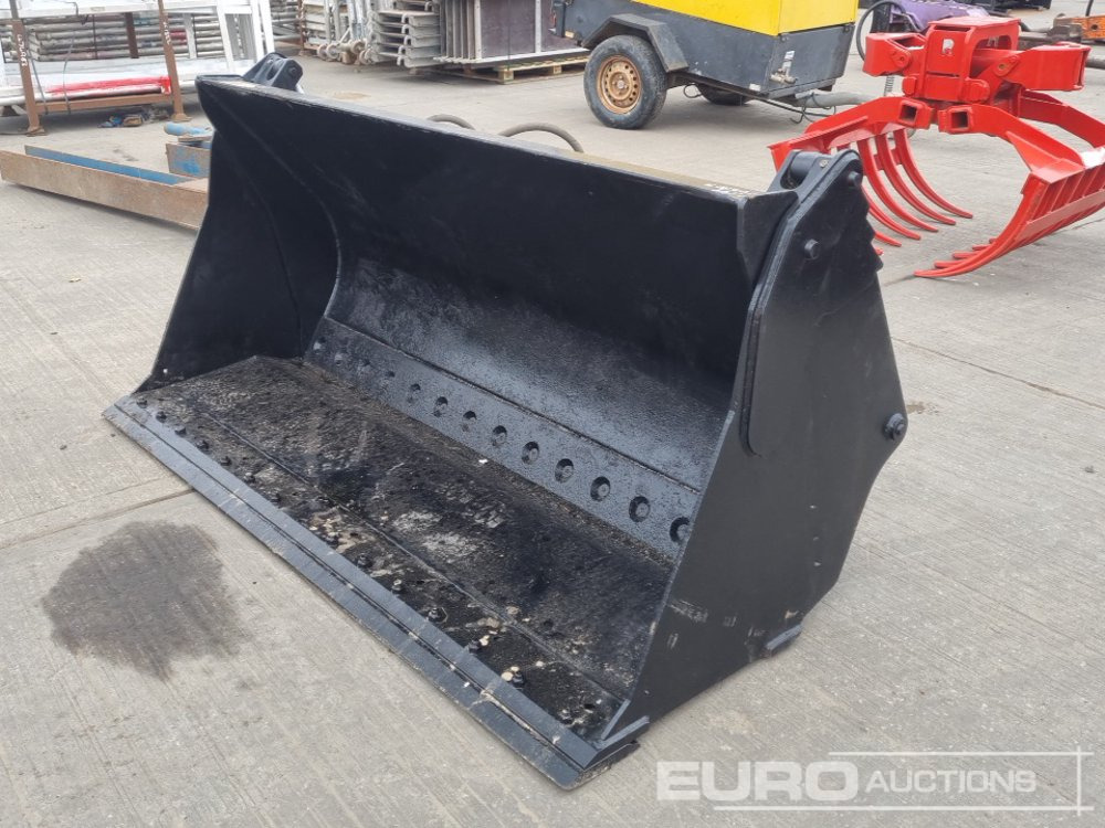 2019 JCB 76" 3 in 1 Bucket to suit Telehandler - Godet: photos 1 2019 JCB 76" 3 in 1 Bucket to suit Telehandler - Godet: photos 1