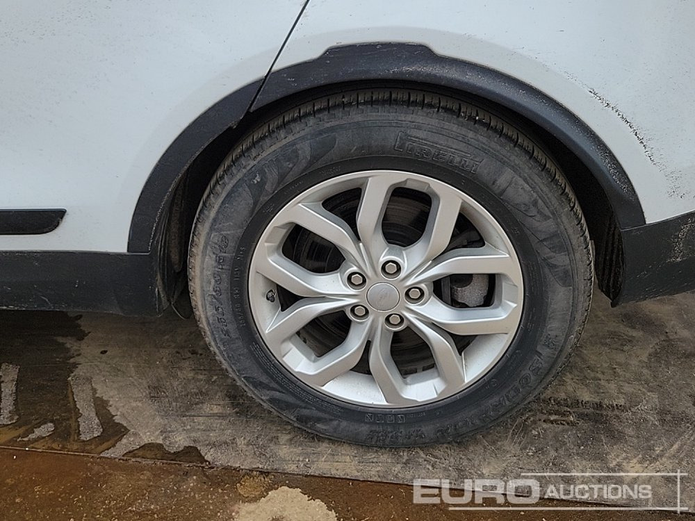 SUV 2019 Land Rover Discovery: photos 10