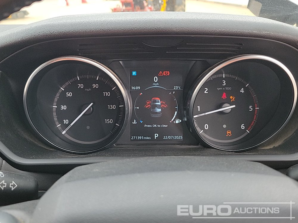 SUV 2019 Land Rover Discovery: photos 34